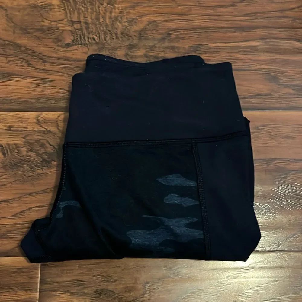 Lululemon Blue Camouflage Cropped Print Design Leggings